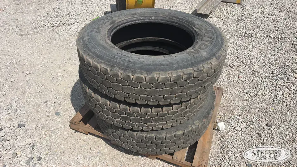 (3) Dayton D620D 11R24.5 tires Truck Tire