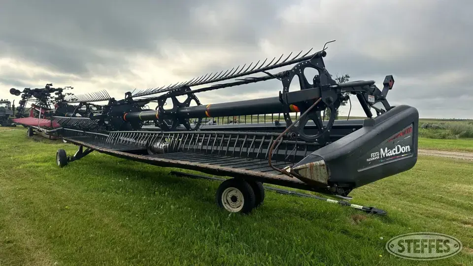 2007 MacDon FD70 Draper Head