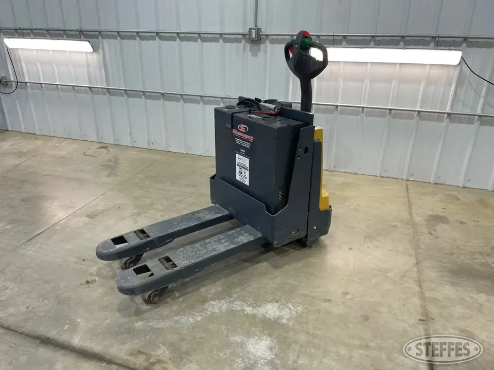 CAT 2WP4500 Warehouse Forklift