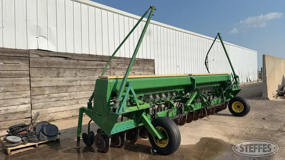 John Deere 520 Press Drill