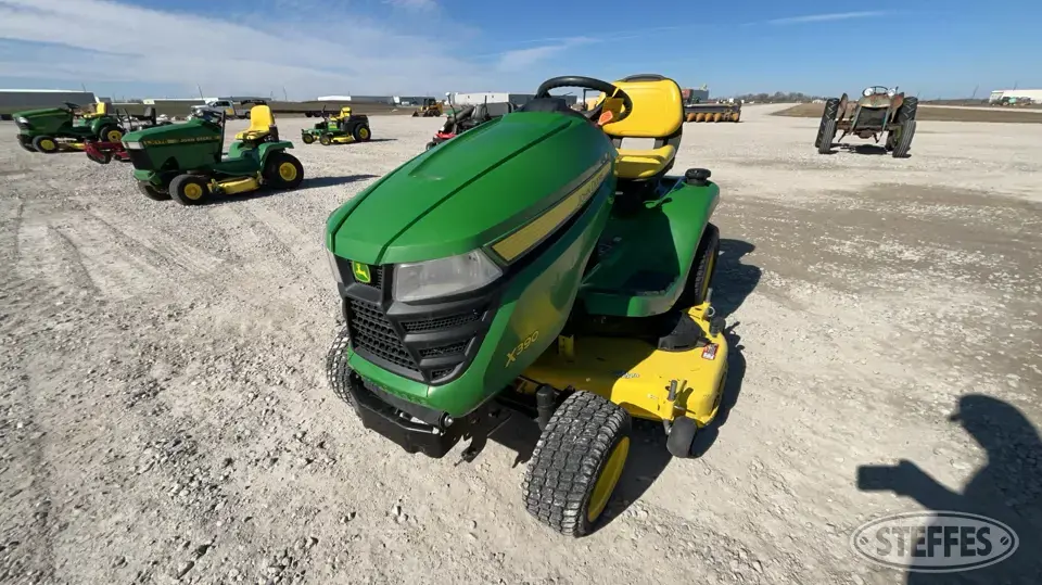 2019 John Deere X390 Lawn Tractor