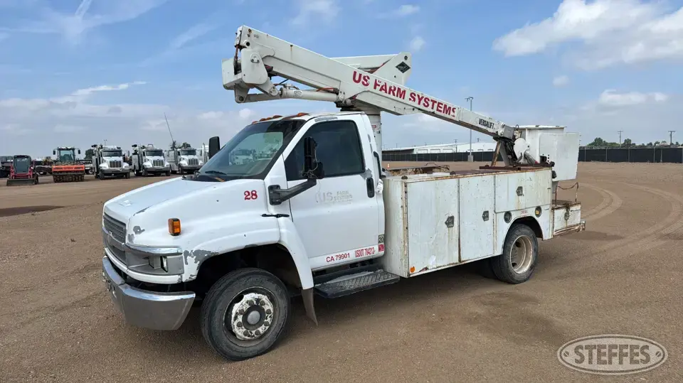 2006 Chevrolet C4 Bucket Truck