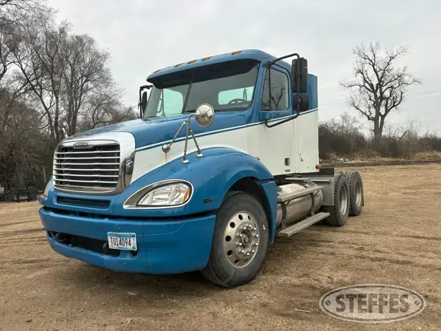 2005 Freightliner Columbia