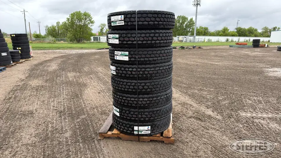 (8) Headway HLD811 11R22.5 tires Truck Tire