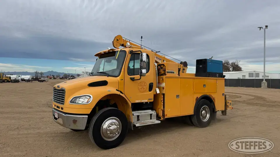 2005 Freightliner M2 106 Service Utility Truck