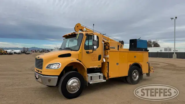 2005 Freightliner M2 106