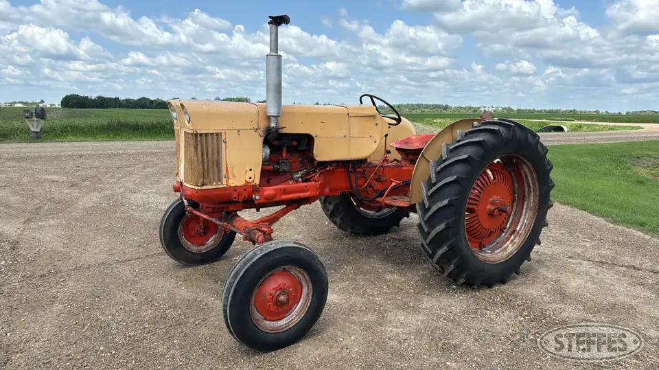 1957 Case 600 Collectible Tractor