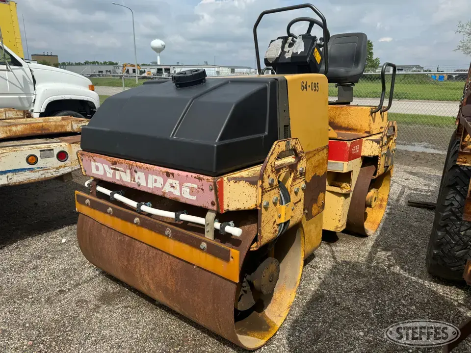1995 Dynapac C122 Self-Propelled Smooth Drum Compactor