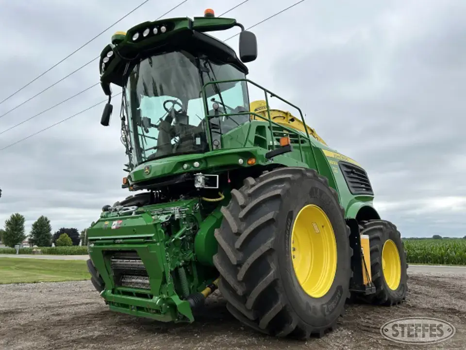 2022 John Deere 9900i Self-Propelled Harvester