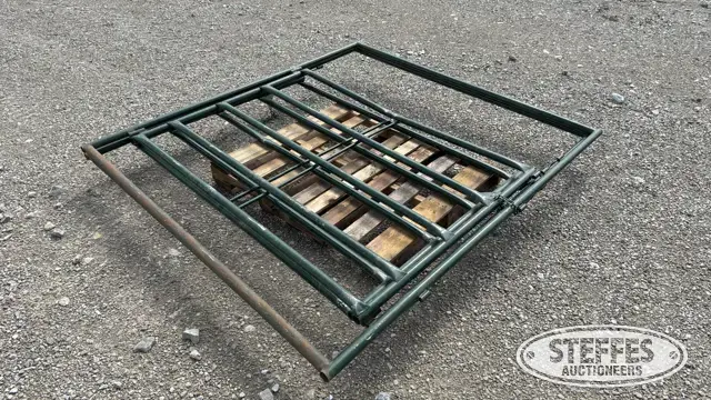 (2) Livestock panels w/gate