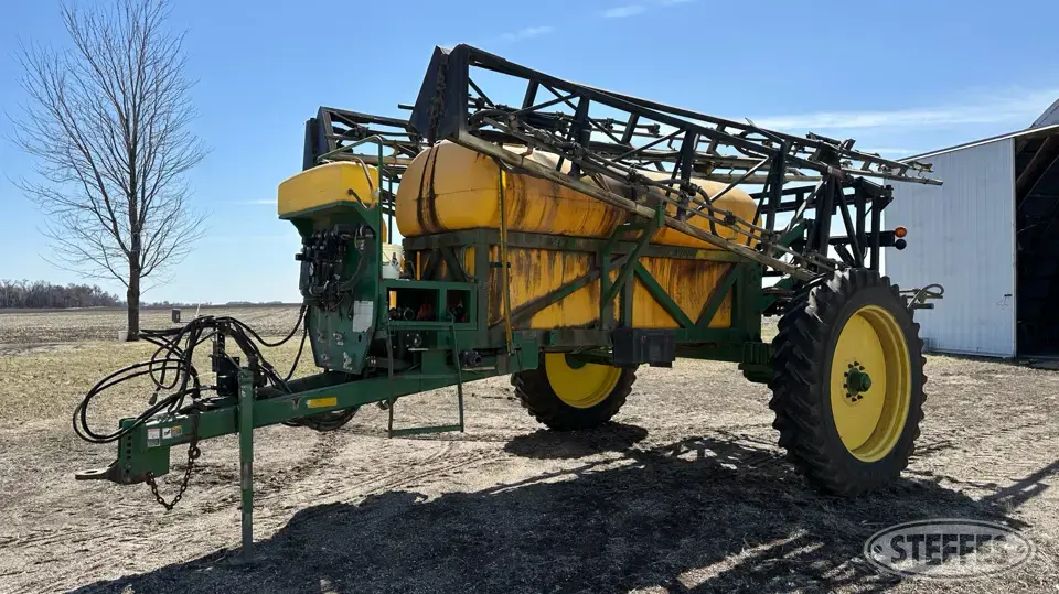 Redball 670 Pull-Type Sprayer