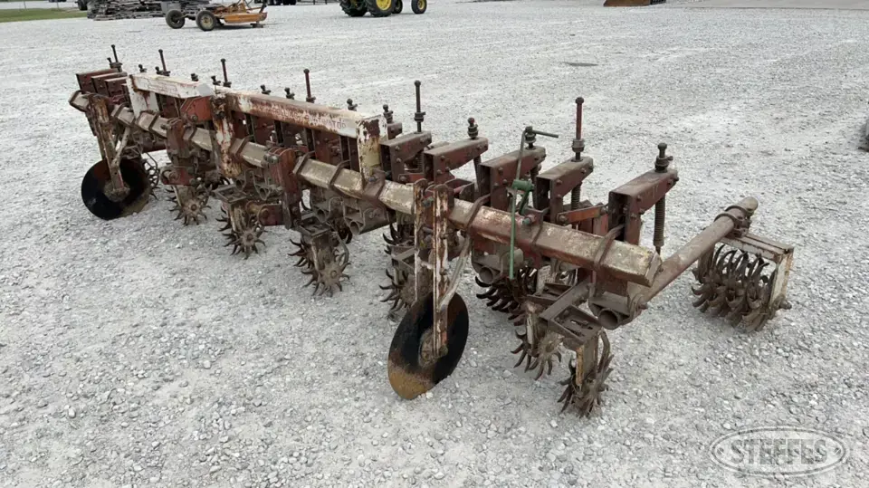 Lilliston 2000 Row Crop Cultivator