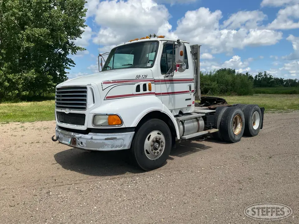 1999 Sterling A9513 Conventional Truck without Sleeper