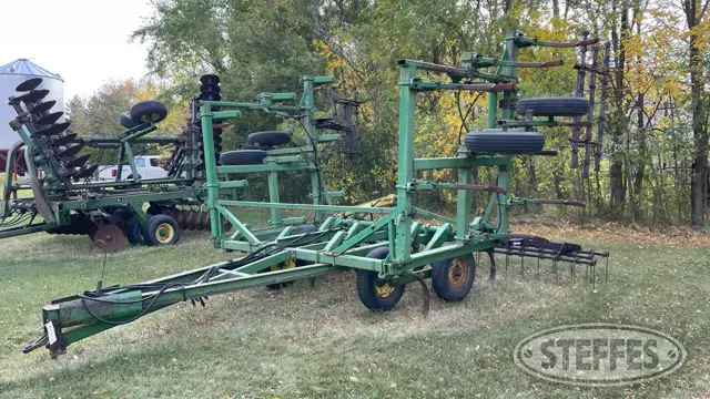 John Deere 1600