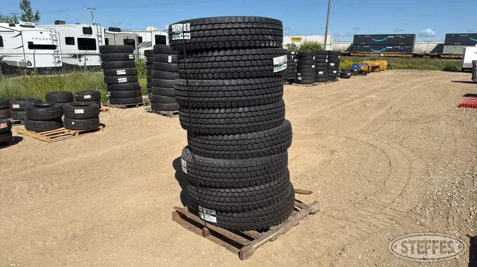 (8) Headway HLD810 11R22.5 tires Truck Tire