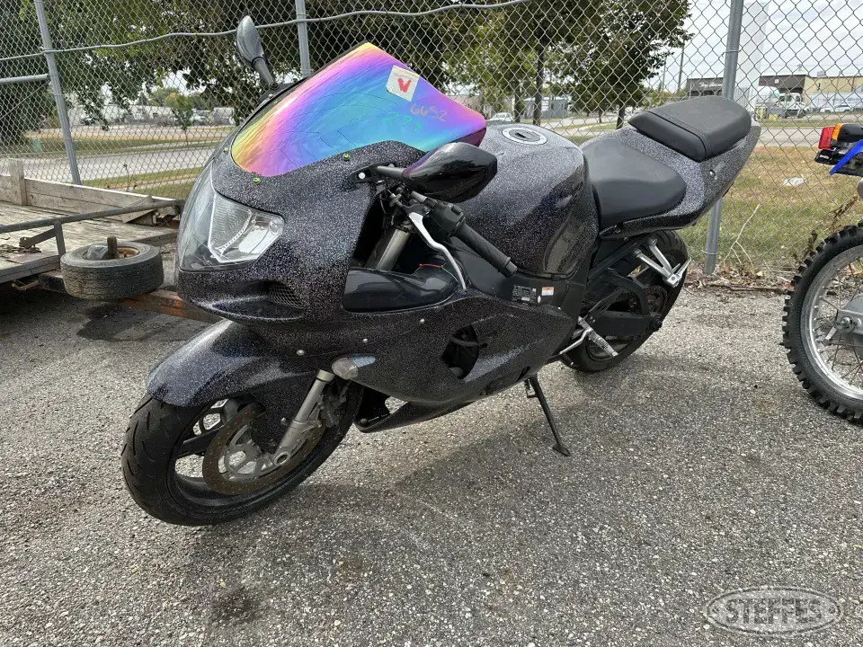 2001 Suzuki GSX-R 600 Motorcycles and Scooter