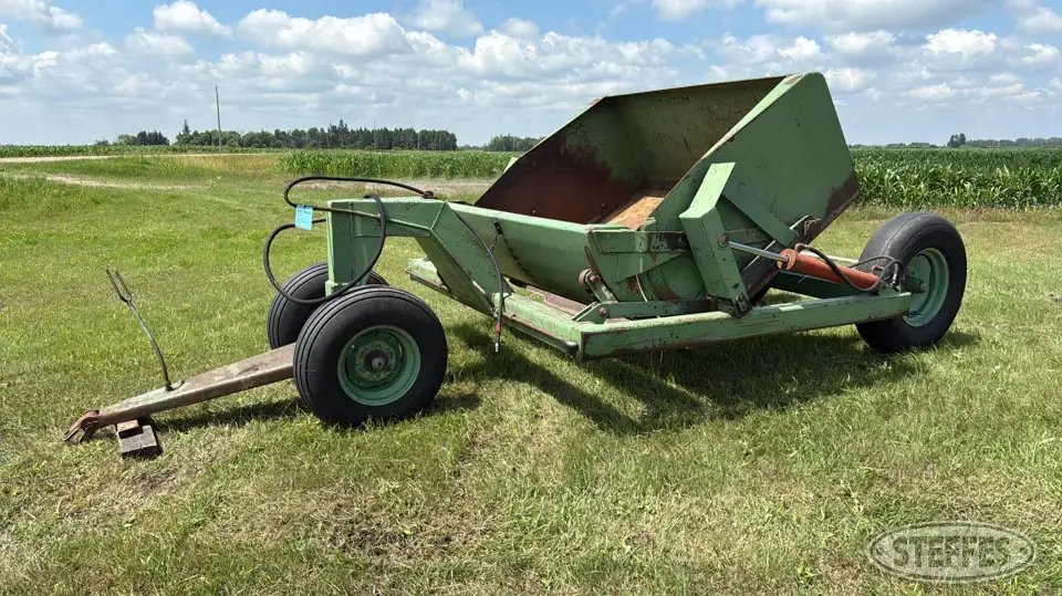 Crown 600 Pull Scraper