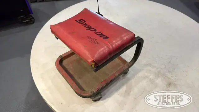 Snap-on rolling stool