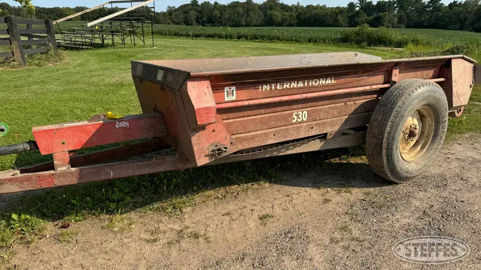 International 530 Farm Support Item