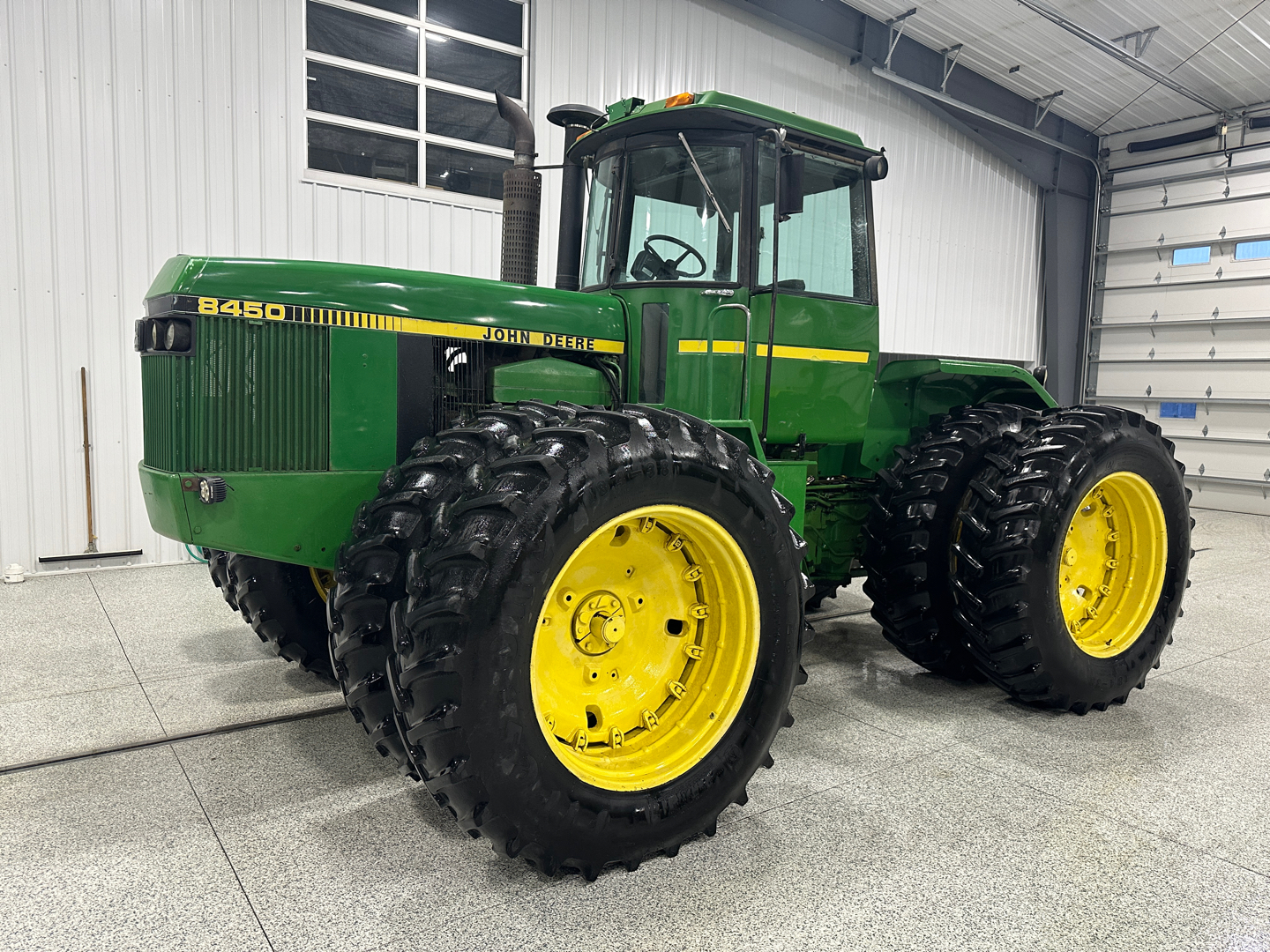 Steffes Group | 1982 John Deere 8450