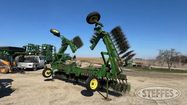 John Deere 400