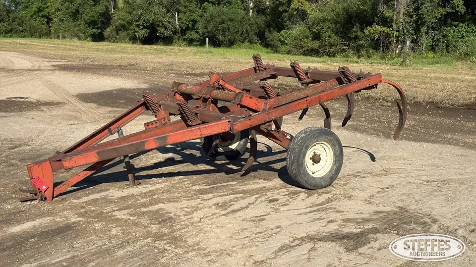 Mohawk 707 Chisel Plow