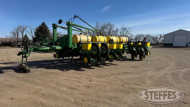John Deere 7200