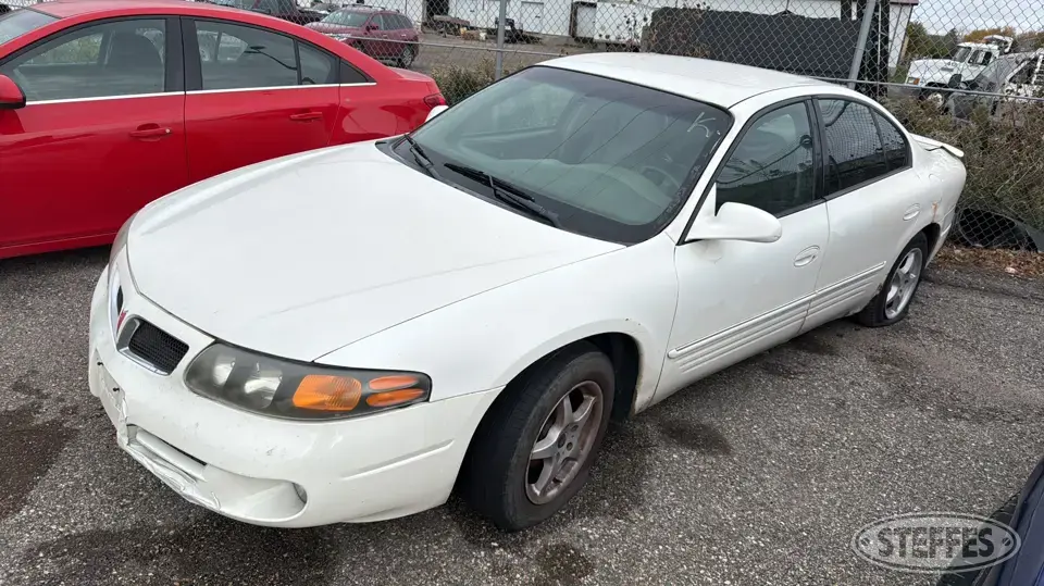 2005 Pontiac Bonneville Car
