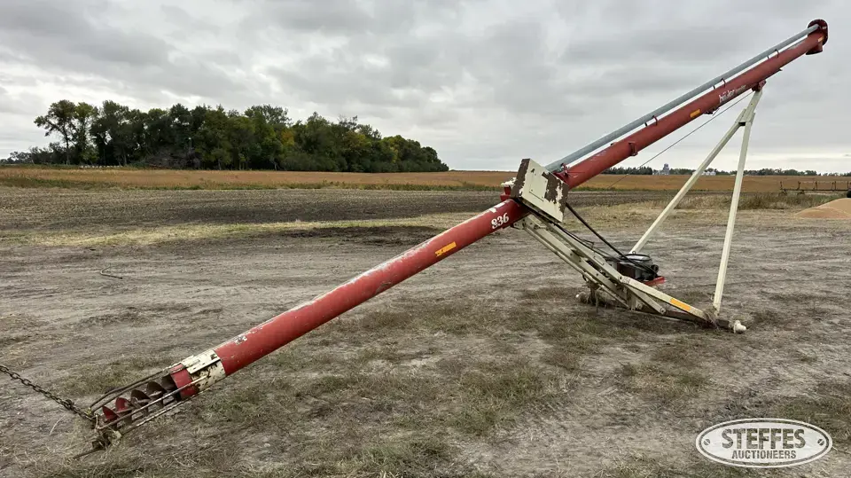 Buhler/Farm King 835 Straight Auger