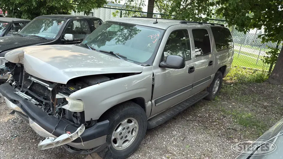 2004 Chevrolet Suburban SUV