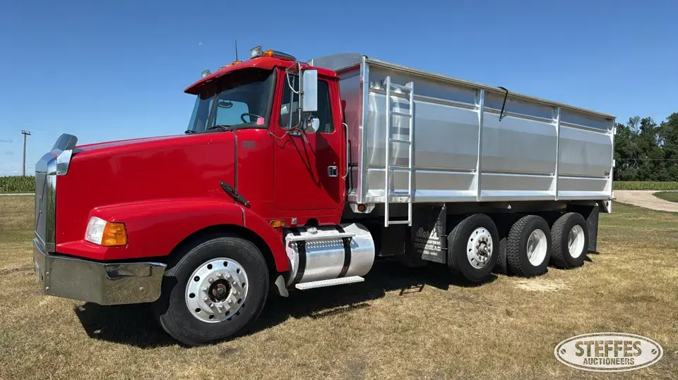 1996 Volvo WCA Grain Truck