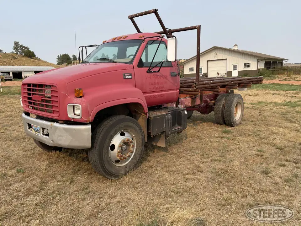 1999 GMC 7500 Flatbed Truck