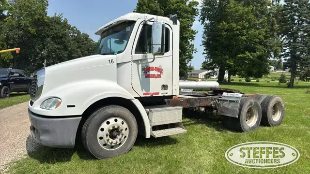 2007 Freightliner Columbia 112