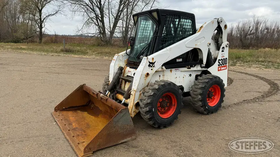 2005 Bobcat S300 Wheeled Skid Steer