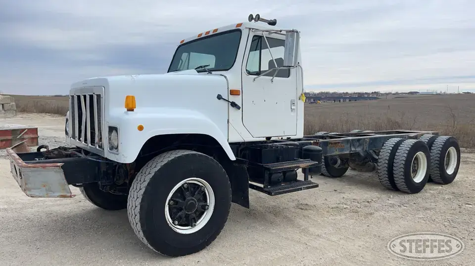 1991 International F2574 Cab and Chassis Truck