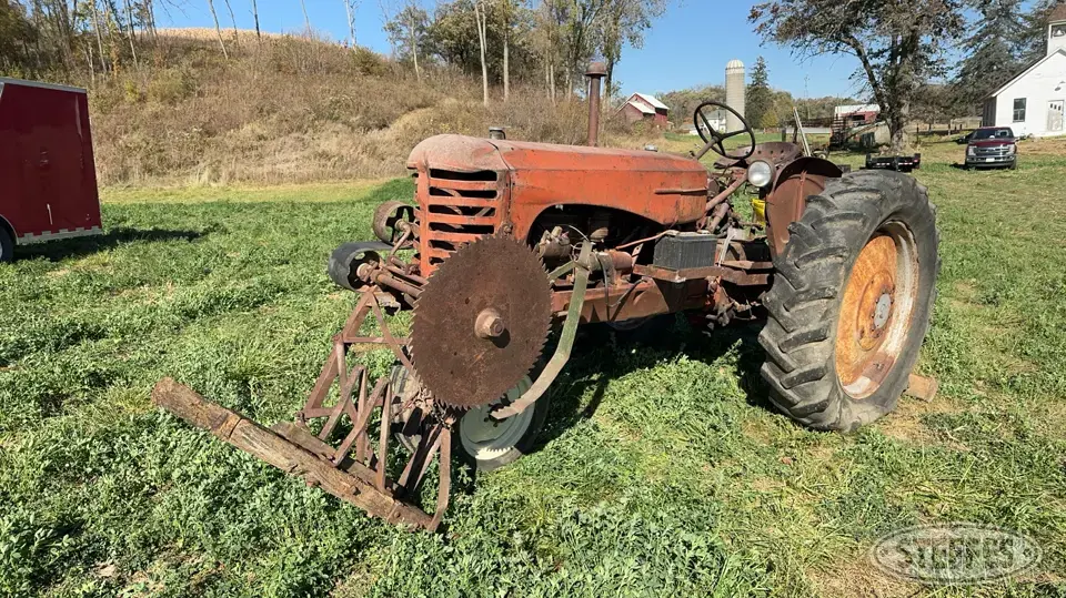 1949 Massey Harris 30 Collectible Tractor