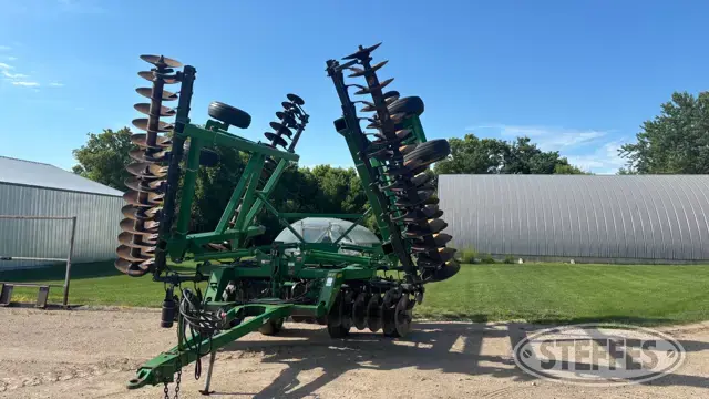 2008 John Deere 637