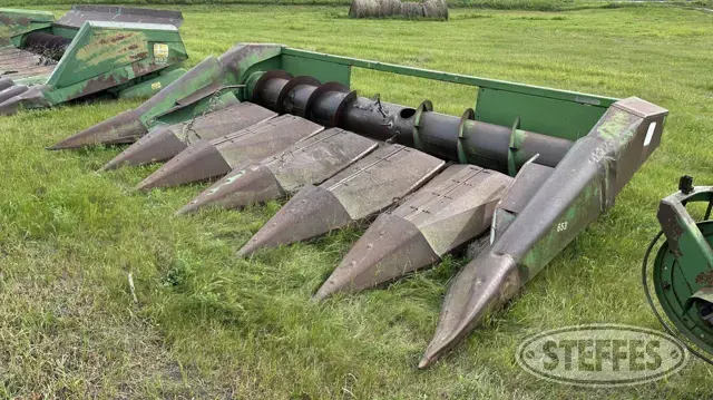 John Deere 653