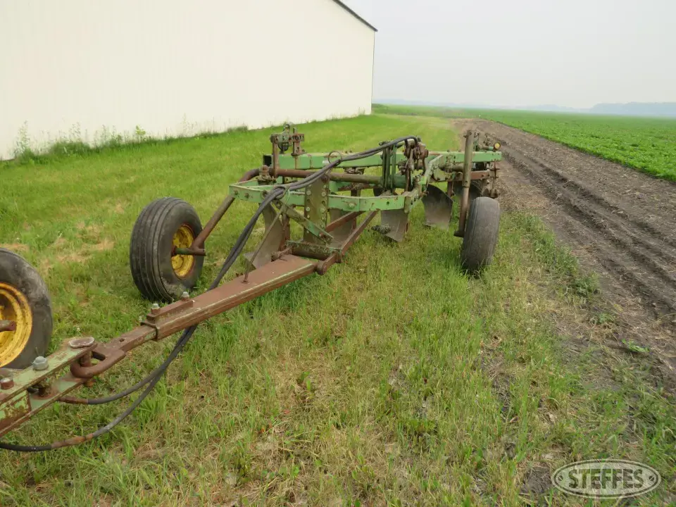 John Deere 3100 Plow