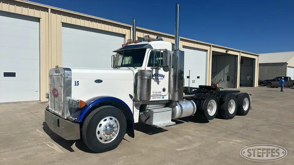 2005 Peterbilt 379 Conventional Truck without Sleeper