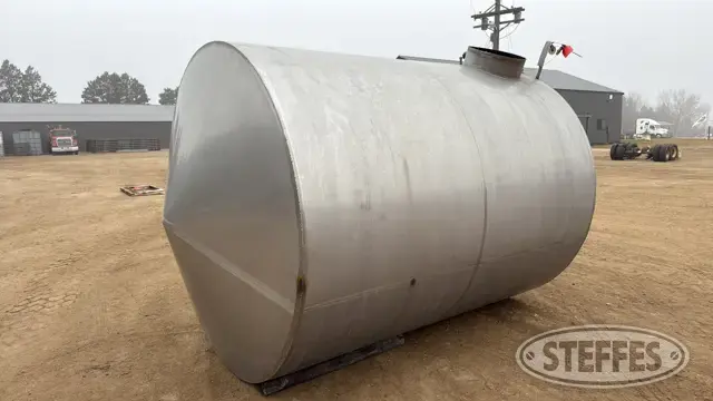 2,000 gal. tank