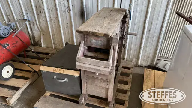 JSM Woodworks putting game & antique dockage tester