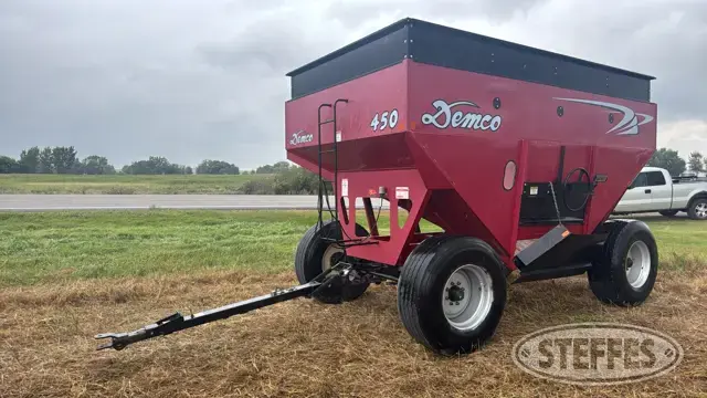2010 Demco 450