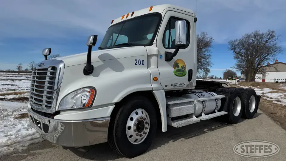 2010 Freightliner Cascadia Conventional Truck without Sleeper