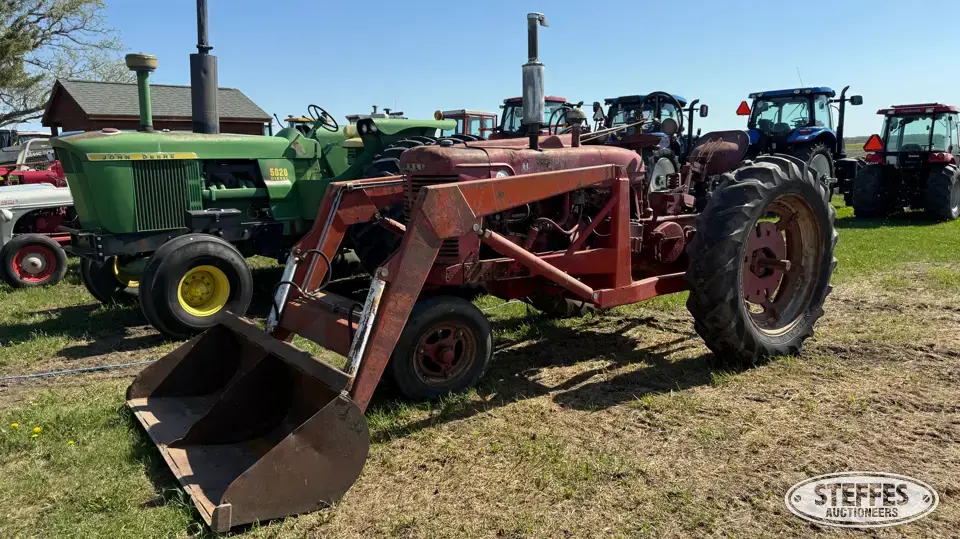 Farmall M Collectible Tractor