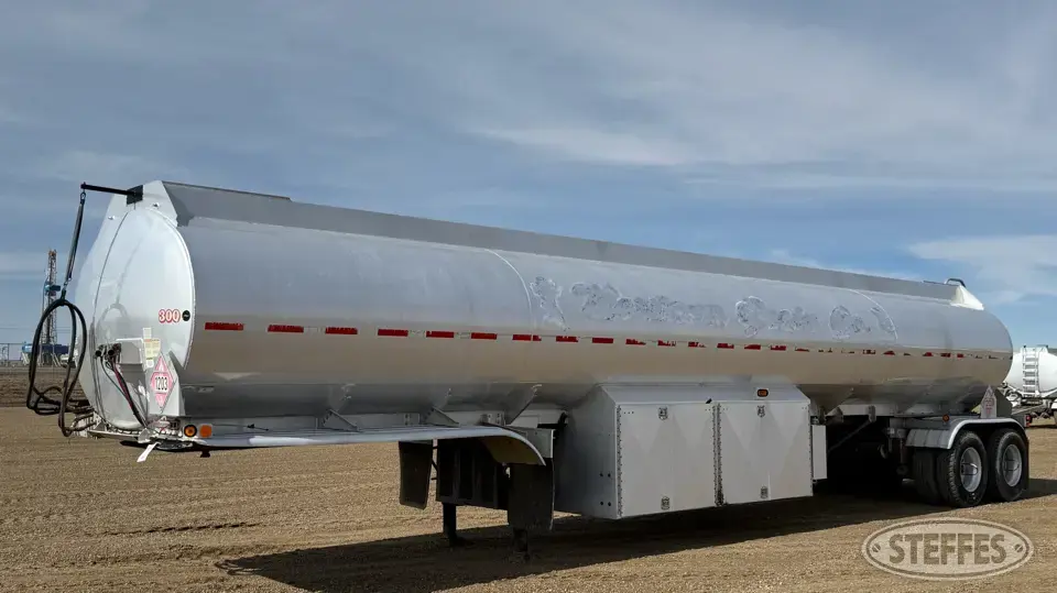 2000 Brenner Tank Trailer