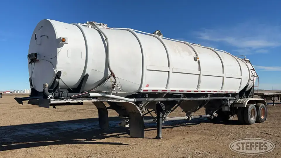 1967 Butler Pneumatic Trailer