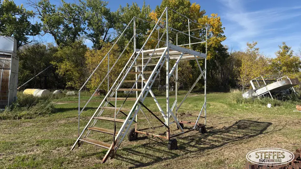 Elevated platform Farm Support Item