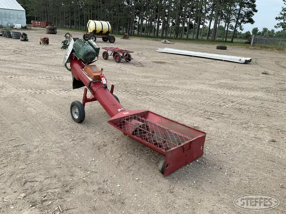 Feterl Transfer-Jump Augers and Conveyor