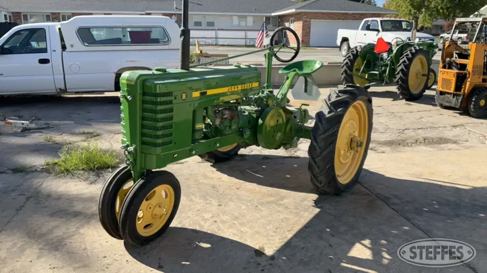 1941 John Deere H Collectible Show Tractors-Stationary Engine